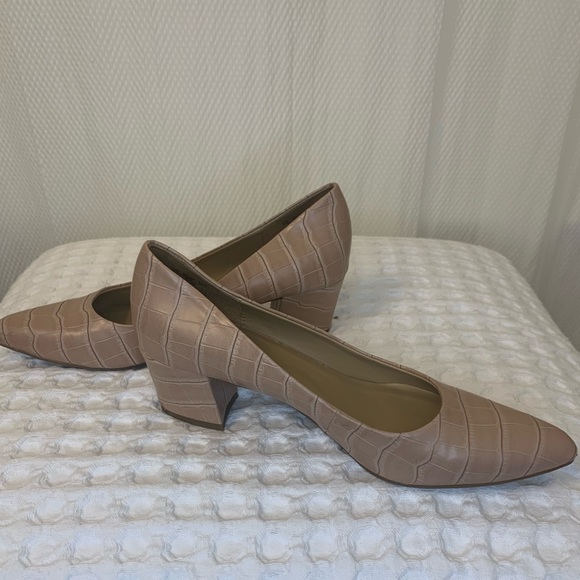 Naturalizer Faux Crocodile Tan Block Heel - Picture 3 of 7